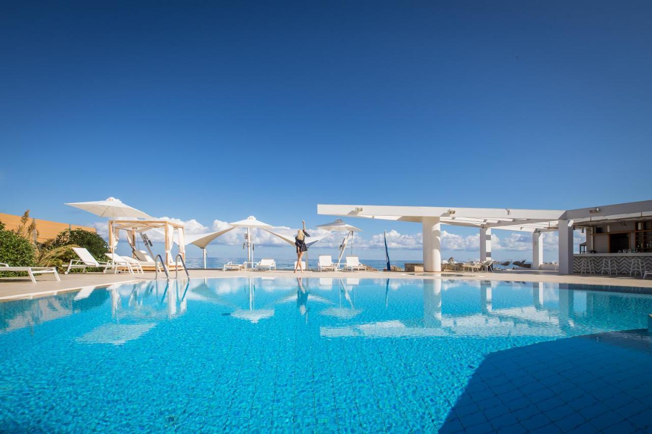 Akrogiali Beach Hotel Apartments Малиа Екстериор снимка