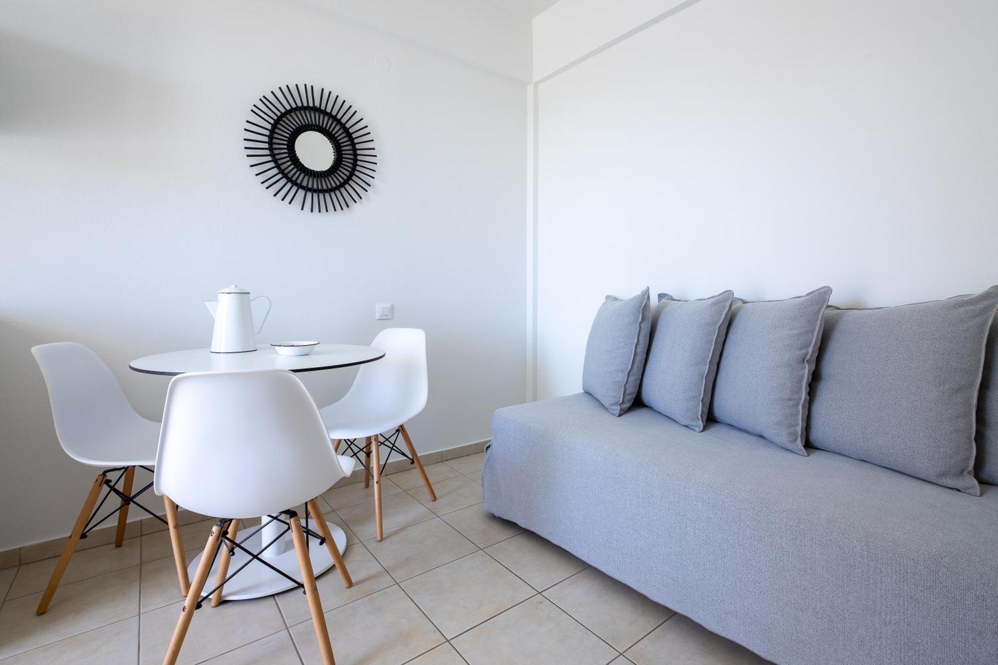 Akrogiali Beach Hotel Apartments Малиа Стая снимка