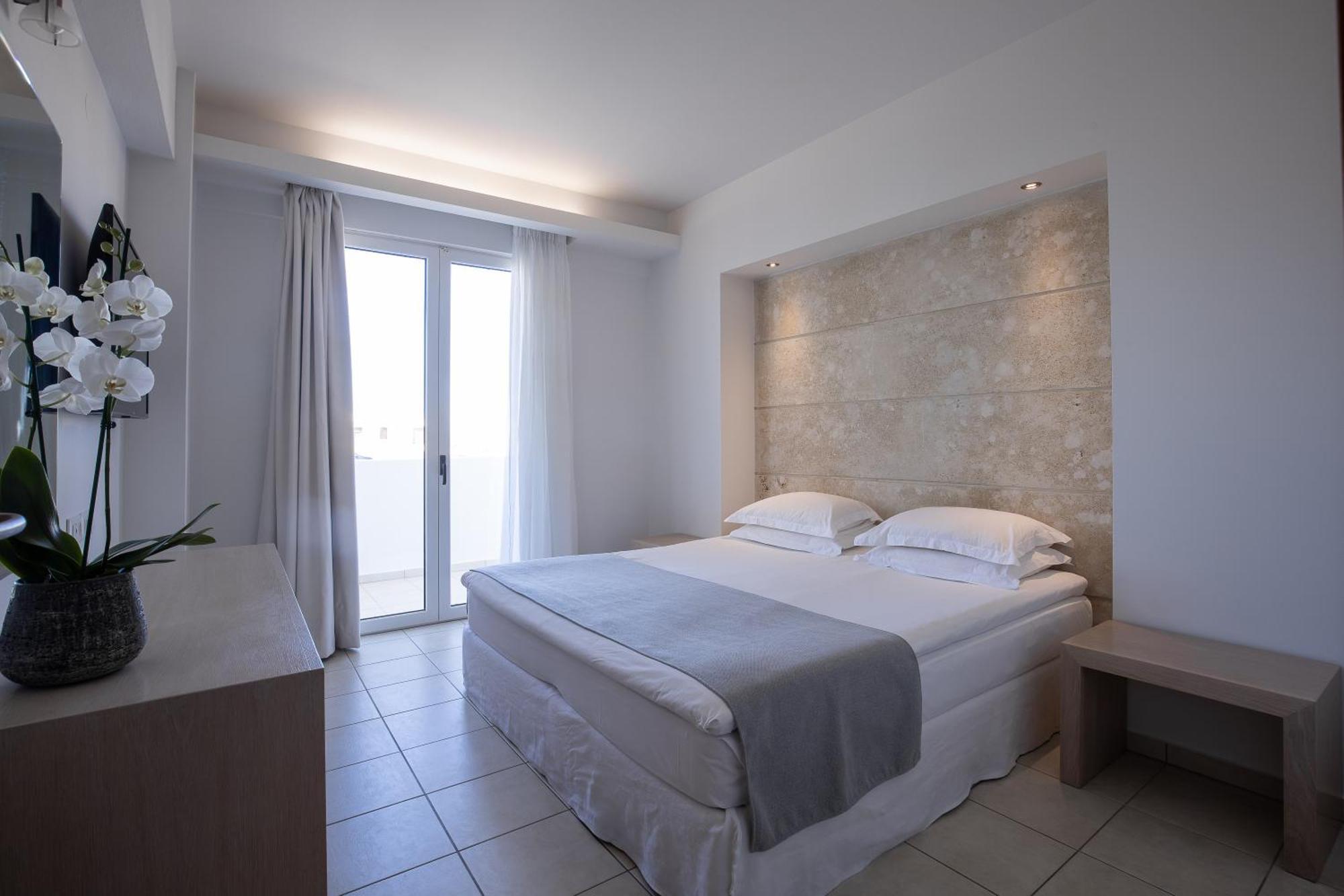Akrogiali Beach Hotel Apartments Малиа Стая снимка